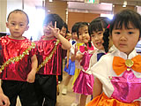 保育園・幼稚園をグループで運営しています。